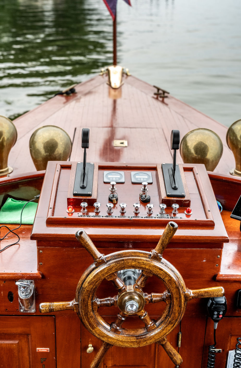 The gleaming Chief Uncas